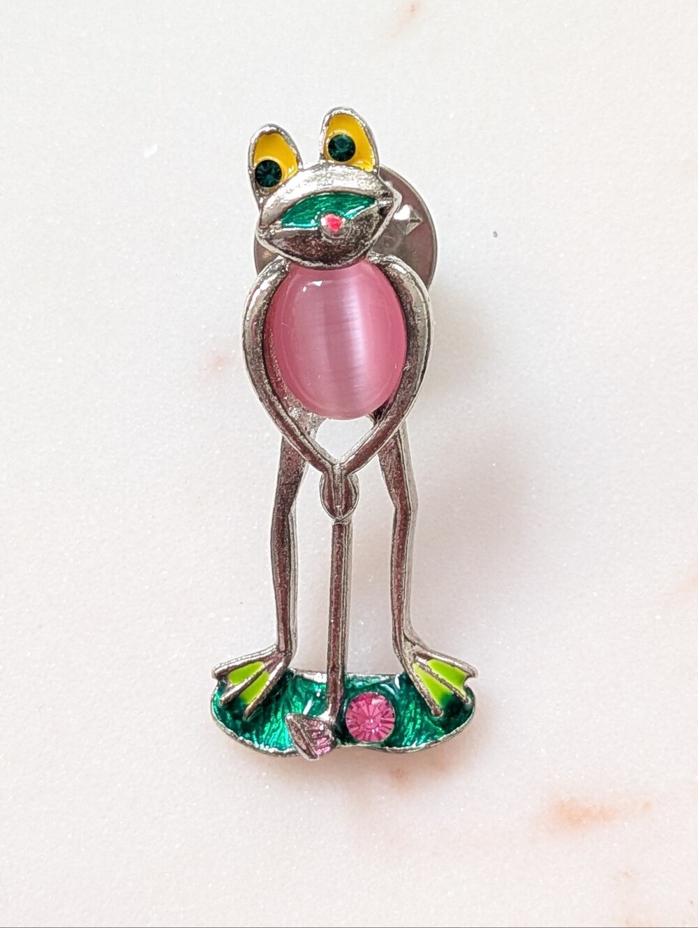 Vintage Novelty Golfing Frog Enamel Tack Pin Pink Cat's Eye Belly